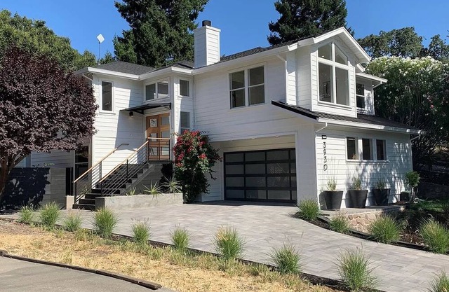 4 Bd/ 3Ba - Sleek, Modern, Remodeled Home