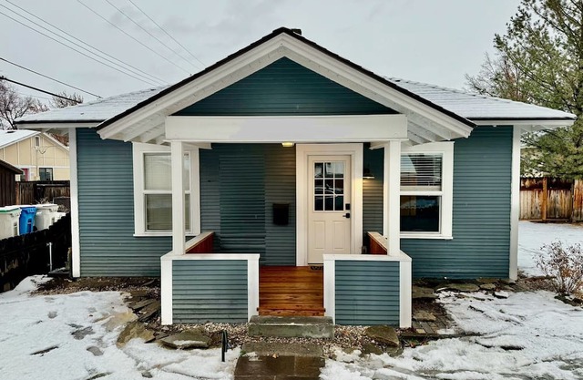 Lovely North End Cottage- Newly renovated historic home with all the amenities.