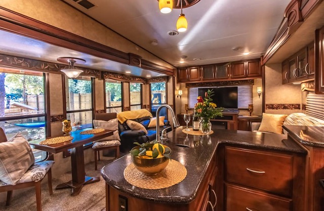 Bay View, Fur Babies Welcome, Enclosed 8' privacy fence, minutes to the Beach