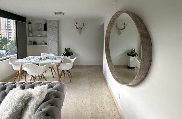 Apartamento en la Mejor Zona del Poblado Cerca a los Mejores Centros Comerciales