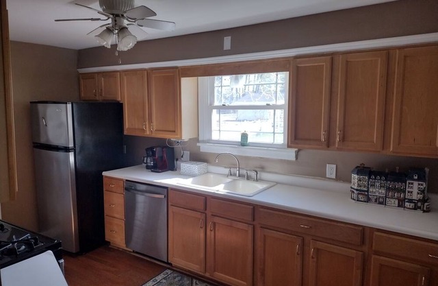 Cozy home 6 miles to Notre Dame University and 9 miles to the South Bend Airport