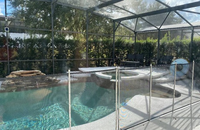 BEAUTIFUL 4 BEDROOM HOME 10min FROM DISNEY W/ HEATED SPA