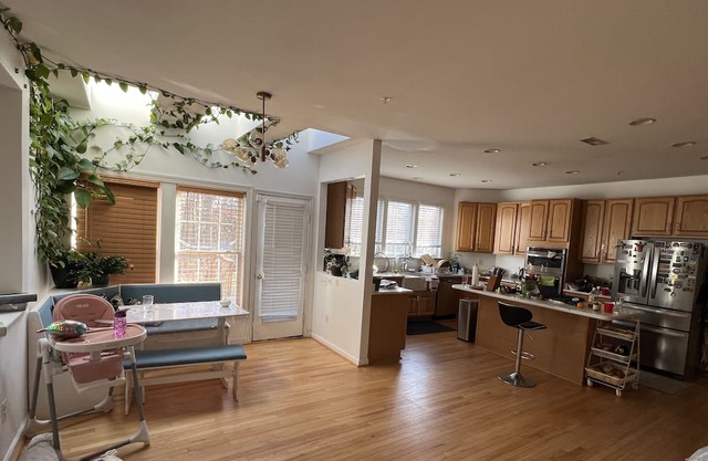 Upscale Single Family House 7 miles outside of DC.