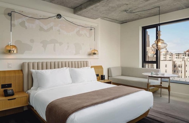 Artful Retreat near San Francisco MoMA, Stylish Urban Pet-Friendly Haven!