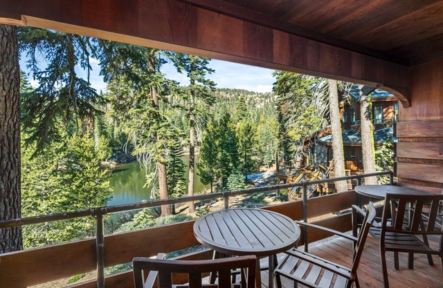 GET AWAY ON THE LAKE - VH 16 by Bear Valley Vacation Rentals