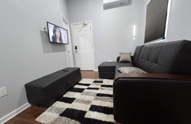 Grandiosely Pleasant Suite