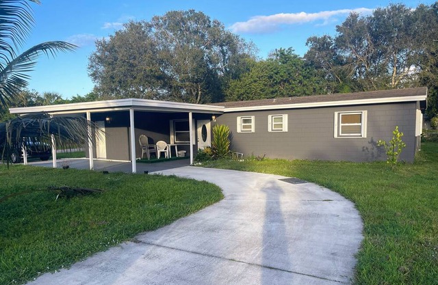 Spacious Midcentury Paradise in Sunny Fort Pierce Florida!