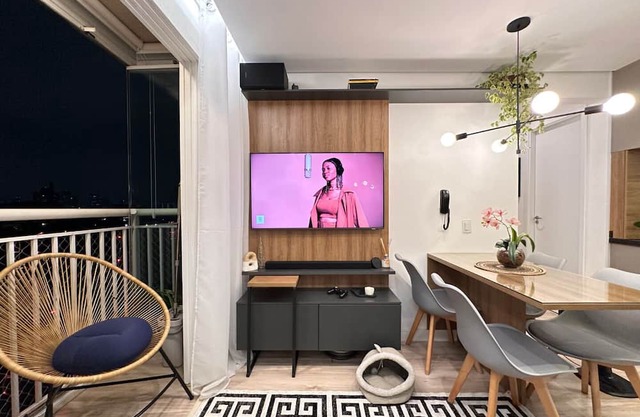 Quarto Moderno em Ótima Localização