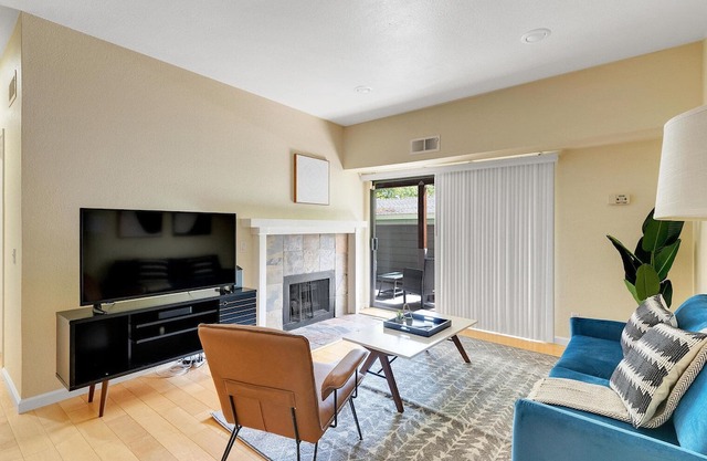 Divine Fremont 2BR w/ Pool, BBQ & W/D, nr Restaurants, by Blueground
