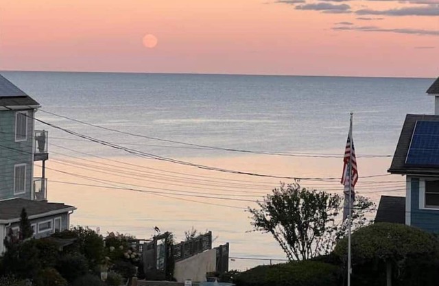 Spacious 4 bedroom, oasis with ocean views galore