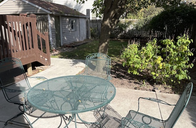 Central, Westside 4BD/2BT home with Huge extra lot. Pet Friendly. Long-term only