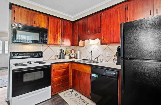*NEW* Cozy Retreat! 3-min to USM