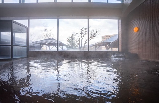 JapaneseWestern room for 3 people Semidouble bed adjacent hot spring facility / Minamiuonuma Niigata