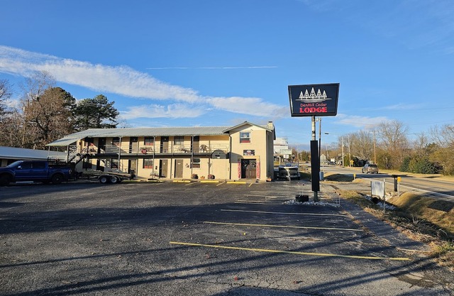 DenMill Cedar Lodge