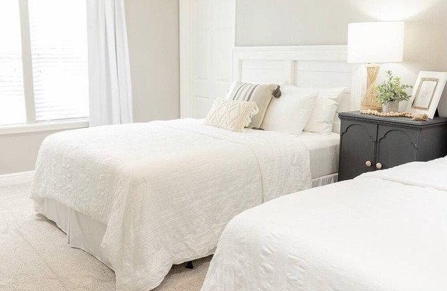 Cozy Home in Montgomery Near Wedding Venues