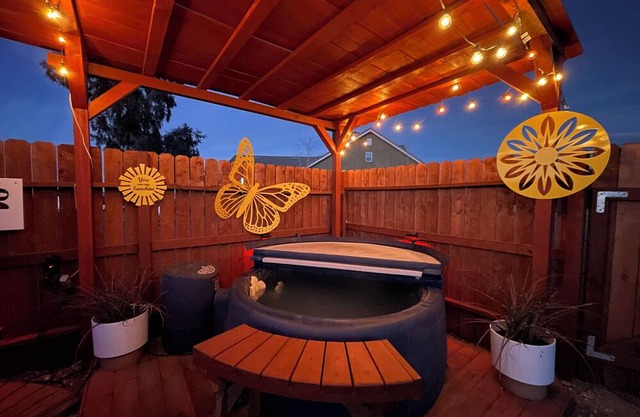 Glamping Experience - Private Hot Tub