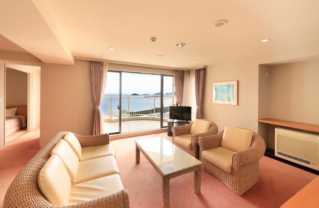 Nonsmoking Westernstyle room 80 square mete / Kamogawa Chiba