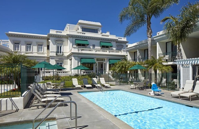 Explore Coronado! 2 Units Near Horton Grand Theater! Pool, Beach Access!