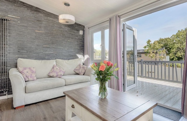 4 Schlafzimmer Unterkunft in Wootton Bridge, Nr Cowes