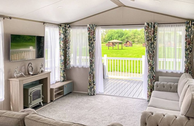 2 Schlafzimmer Unterkunft in Hoddesdon