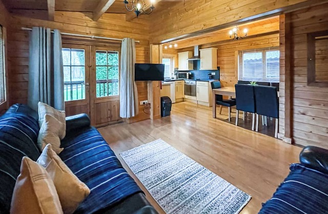 2 Schlafzimmer Unterkunft in Crewkerne