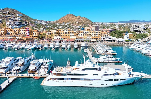 Cabo Marina 3-Bedrooms - Spacious & Modern