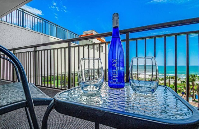 Breathtaking Oceanfront Suite at Grand Cayman