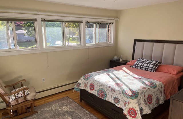 Cozy Halifax Stay with Games, Office & Kayaks – Family-Friendly!