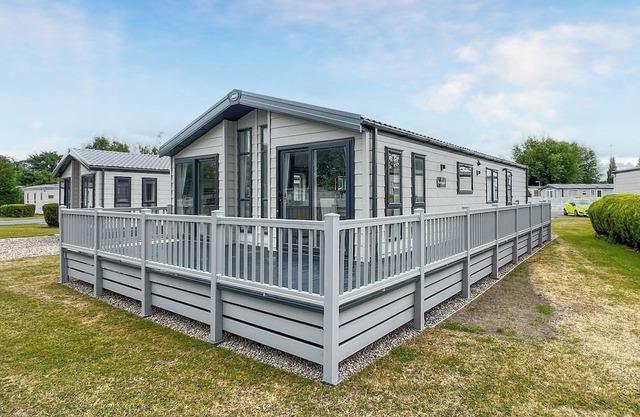 3 bedroom accommodation in Chester