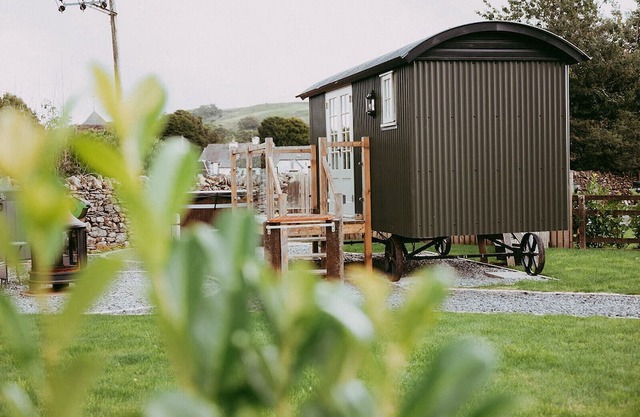 Buttercup Shepherds Hut