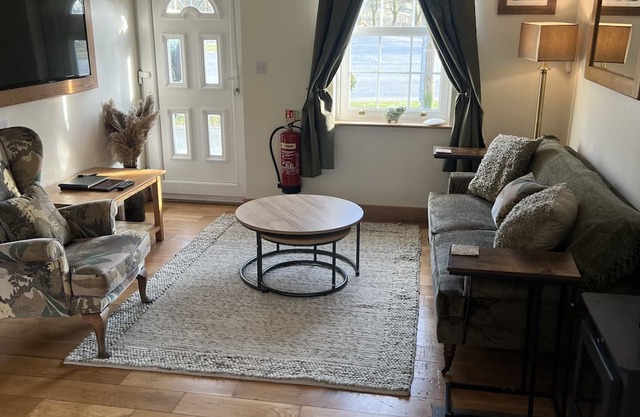Saddleback Cottage with Hot Tub Sleeps 2