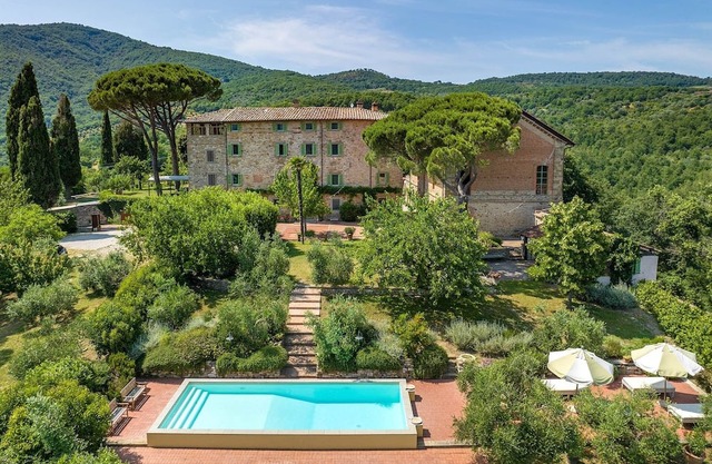 Cortona, Tuscany villa for events and family reunion in the countryside with gourmet chefs