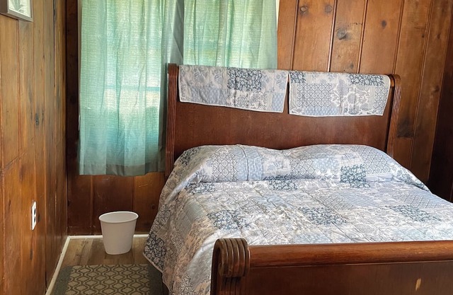 Cool corner apartment with AC in Mountain Home