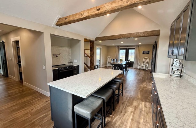 Tranquil farmhouse in Quincy - 5+ bedrooms- 15 mins from Hillsdale College