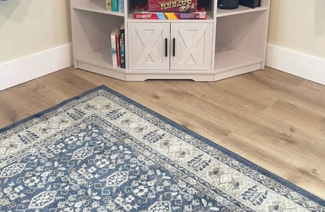 Peaceful Intown Studio ~ Walk to Shops & Dining