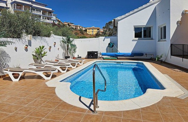 Villa with private pool, El Faro