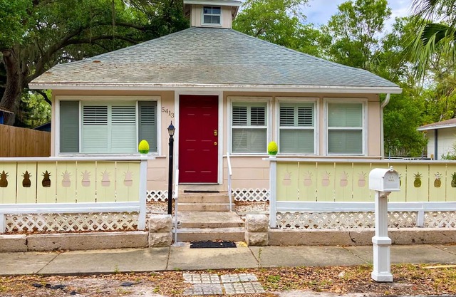 Charming Downtown Home with Central AC, and WiFi - Snowbird-Friendly!