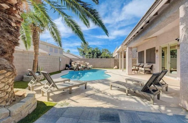 5BD Spacious Home w/Pool & Endless Fun!