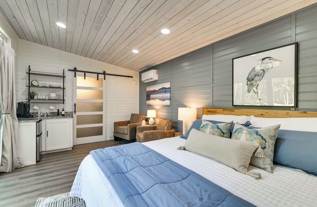 Cozy Couple’s Retreat on Pickwick Lake w/Hot Tub