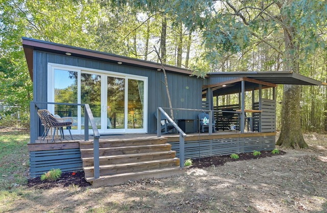 Private Hot Tub, Fire Pit! Pickwick Lake Escape