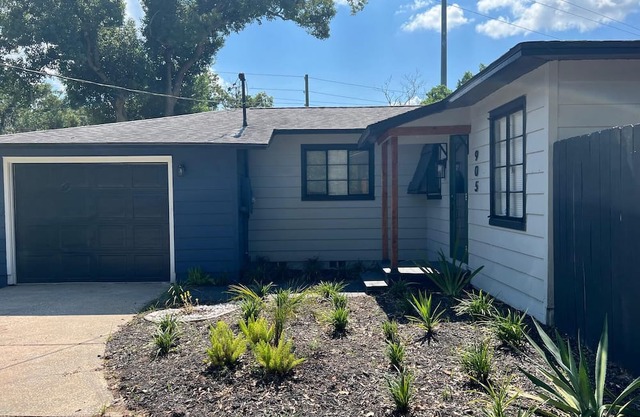 Modern 3-bedroom house with pool in charming Mount Dora - 12 min Downtown walk.