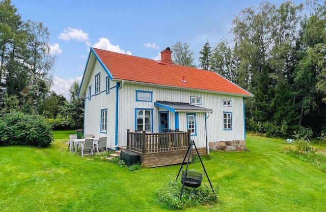 Beautiful home in Gunnarsbytorp with sauna