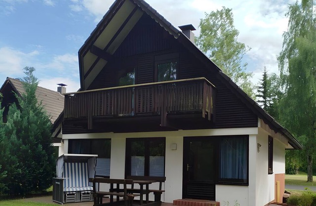 Holiday Home 'Wohlfühl-Ferienhaus Am Silbersee' with Lake View, Private Terrace and Wi-Fi