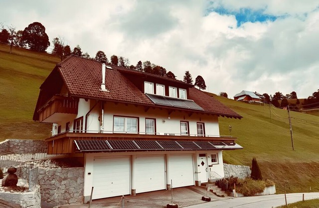 Holiday Apartment with Mountain View 2 with Balcony and Wi-Fi
