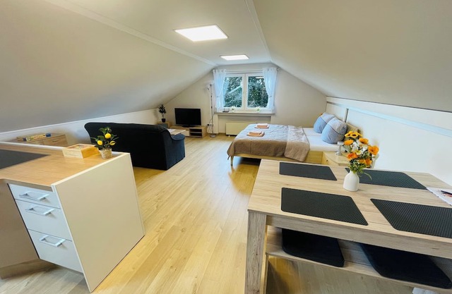 Air-conditioned Holiday Apartment near the Lake