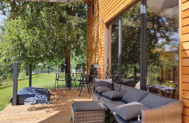 Tiny House mit einer großen Terrasse in der Naehe von Dresden