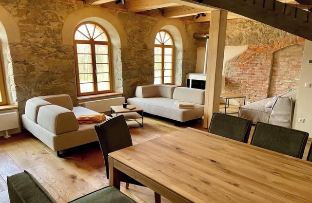 Unterkunft mit Kamin, Whirlpool und Sauna