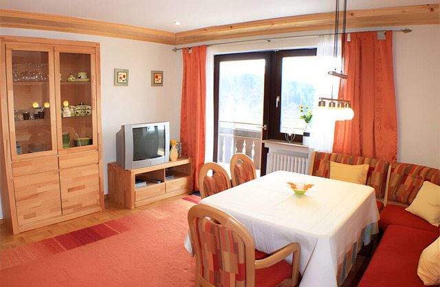 Holiday Apartment 'Landsitz, 55 sqm' with Shared Terrace, Shared Garden and Wi-Fi