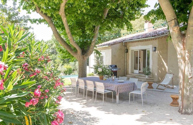 Farmhouse in a renowned Alpilles vineyard