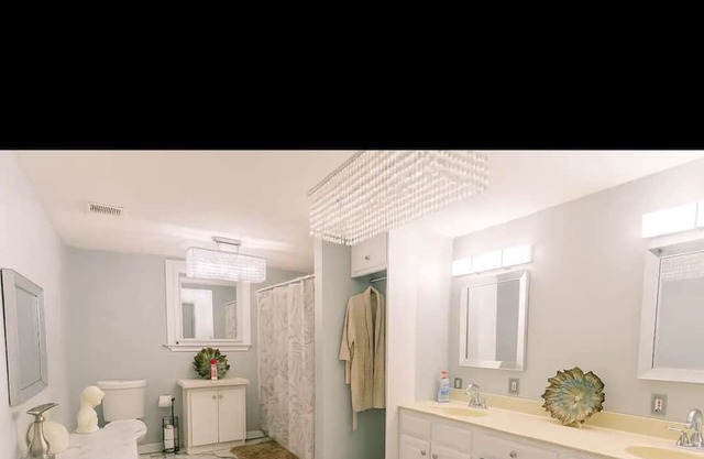 4-bedroom house in beautiful Garden City,Ga with luxury southern touch